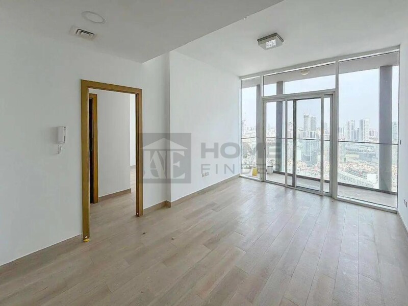 Apartment for Sale in BLOOM TOWERS A - JVC, Dubai - Vacant | High Floor | Great Views at 2100000 AED